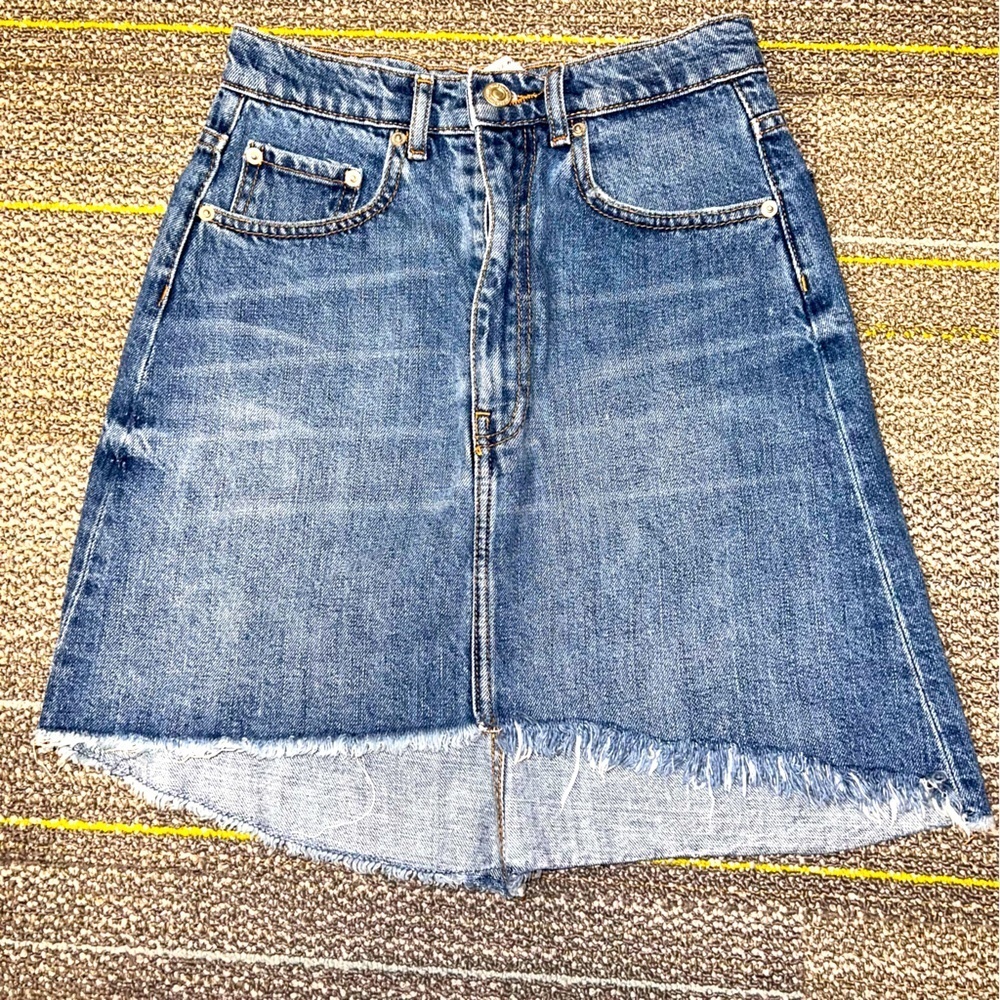 Zara Womens Asymmetrical Distressed Denim Mini Summer Beach Casual Skirt Sz.XS